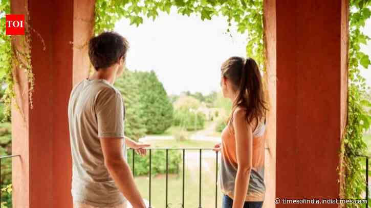 Neighbours overlooking your balcony? Try these 6 plants to create a natural privacy barrier and make your space more peaceful