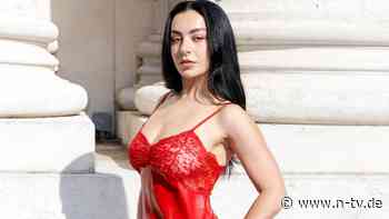 Nach Song über "Bunnies": Charli xcx zieht für den "Playboy" blank