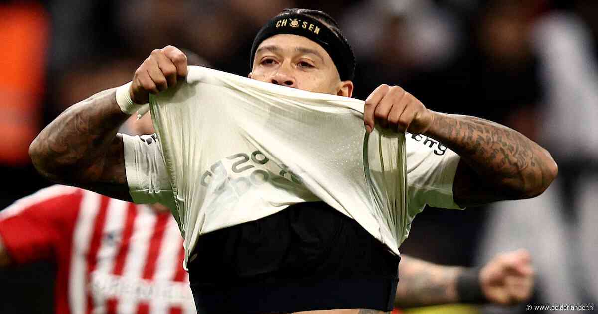 Memphis Depay grote schlemiel na gemiste strafschop in blessuretijd