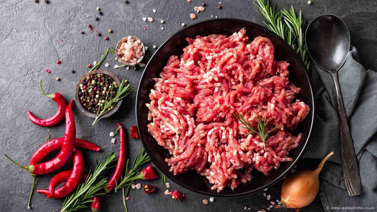 Cheap mince will be juicier and flavourful by adding 1 surprise ingredient to the pan