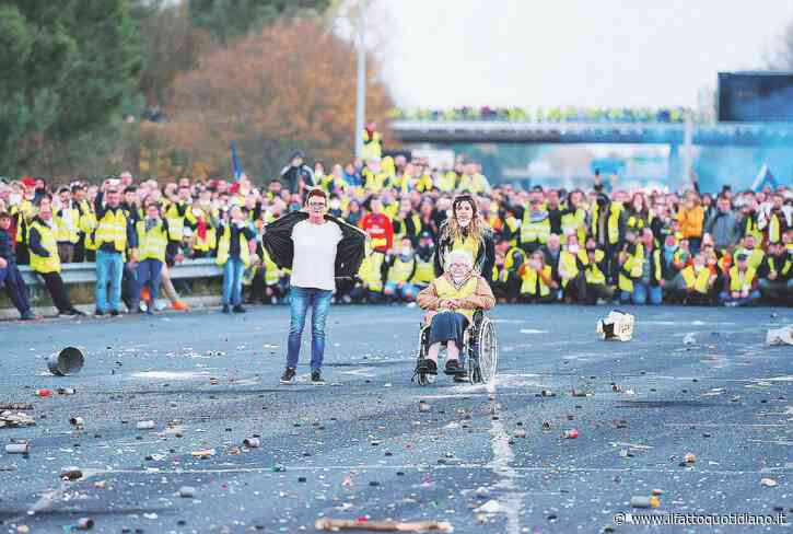 Caro carburante, in Francia monta la protesta: bloccati porti e siti petroliferi, lo spettro della Grande Rivolta per il 17 ottobre