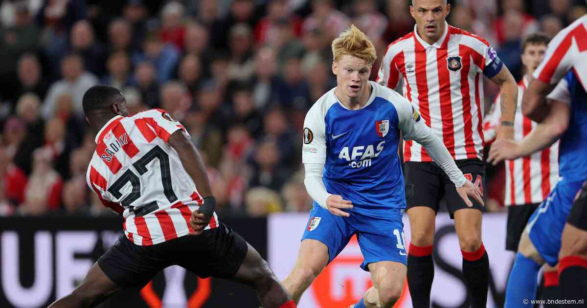 Lof voor AZ in Engelse media: ‘Kees Smit en Ro-Zangelo Daal zien we ongetwijfeld ooit in de Premier League’