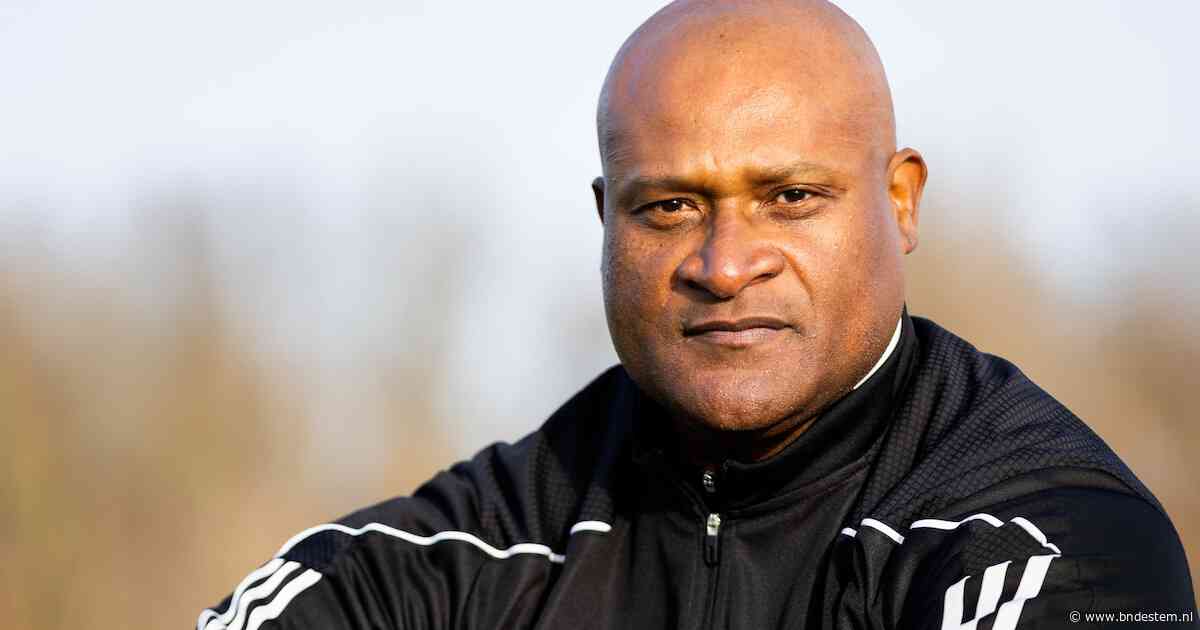 Winston Bogarde volgt Leeroy Echteld op als assistent-trainer van Jong Oranje