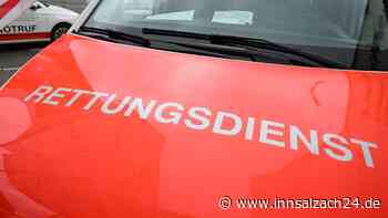 Wilder Unfall in Burgkirchen: Auto überschlägt sich bei Zusammenstoß