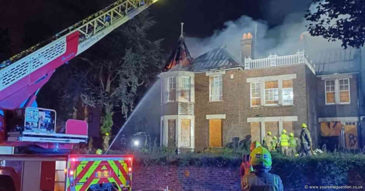 Massive emergency response as fire tears through Croydon property