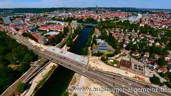 Panne beim Abriss der Adenauerbrücke: Betonbrocken fallen auf Bahngleise, Zugstrecke stundenlang gesperrt