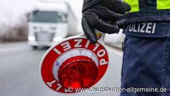 30 Stunden am Stück am Steuer: Polizei stoppt übermüdeten Lkw-Fahrer auf B30