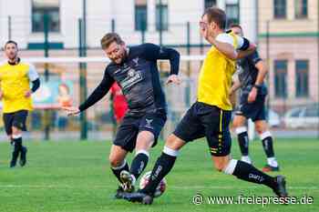 Fußball-Benefizspiel in Plauen: Viele Tore, tolle Spendensumme und eine emotionale Premiere