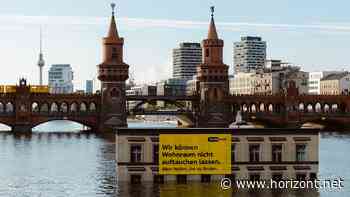 Altbaufassade taucht aus der Spree auf: Mit diesem Guerilla-Stunt mischt Immowelt im Berliner Wahlkampf mit