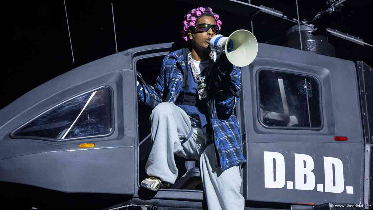 Helikopter und Spezialeinheit: A$AP Rocky spielt in Barclays Arena Bürgerkrieg