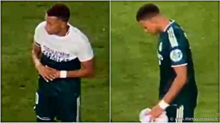 “Volevo dedicare un pensiero agli immigrati che hanno perso la vita”: Mbappé spiega perché ha coperto la maglia pro Ceuta
