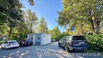 Lehrerparkplatz voll, Feuerwehrzufahrt blockiert: Mama-Taxis sorgen für Park-Chaos