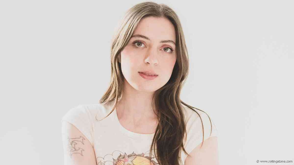 Lizzy McAlpine on New Album ‘Angel’ and Making Peace With Her Early TikTok Fame