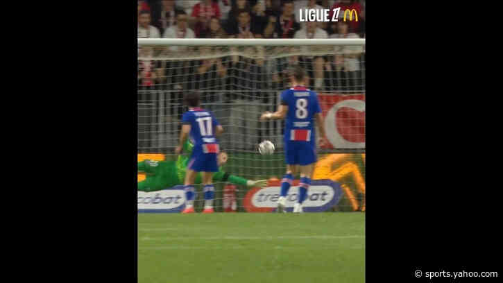 (Video): Under pressure PSG player puts in magnificent showing at the perfect moment