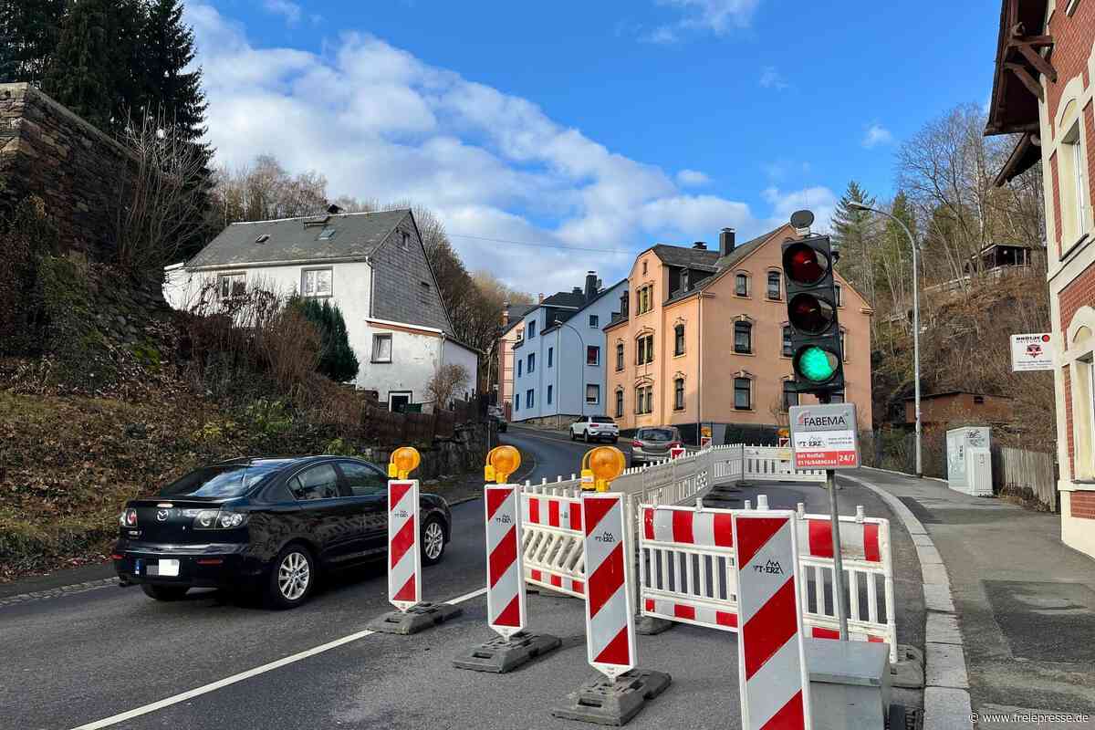 Aufatmen am Schneeberger Casinoberg: Auer Straße endlich wieder halbseitig frei