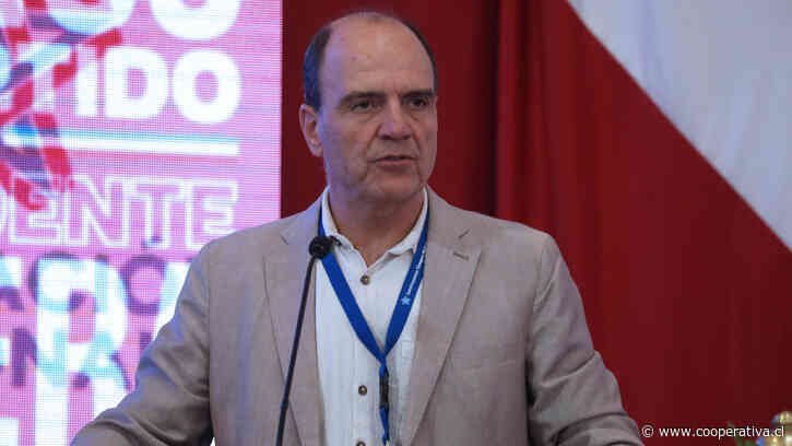 Monckeberg advierte que "seguidilla de errores" del gobierno ha "minado confianzas" en la derecha