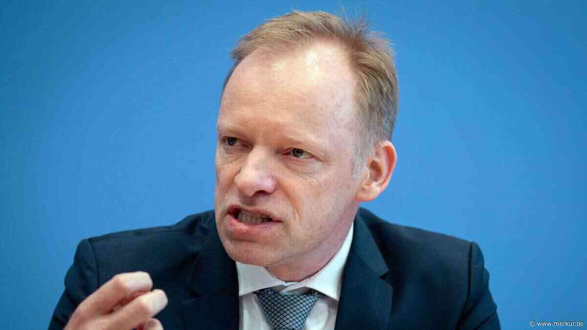 Spritpreise-Entlastung: Top-Ökonom Fuest rechnet mit Reiches Plan ab – „nicht sinnvoll“