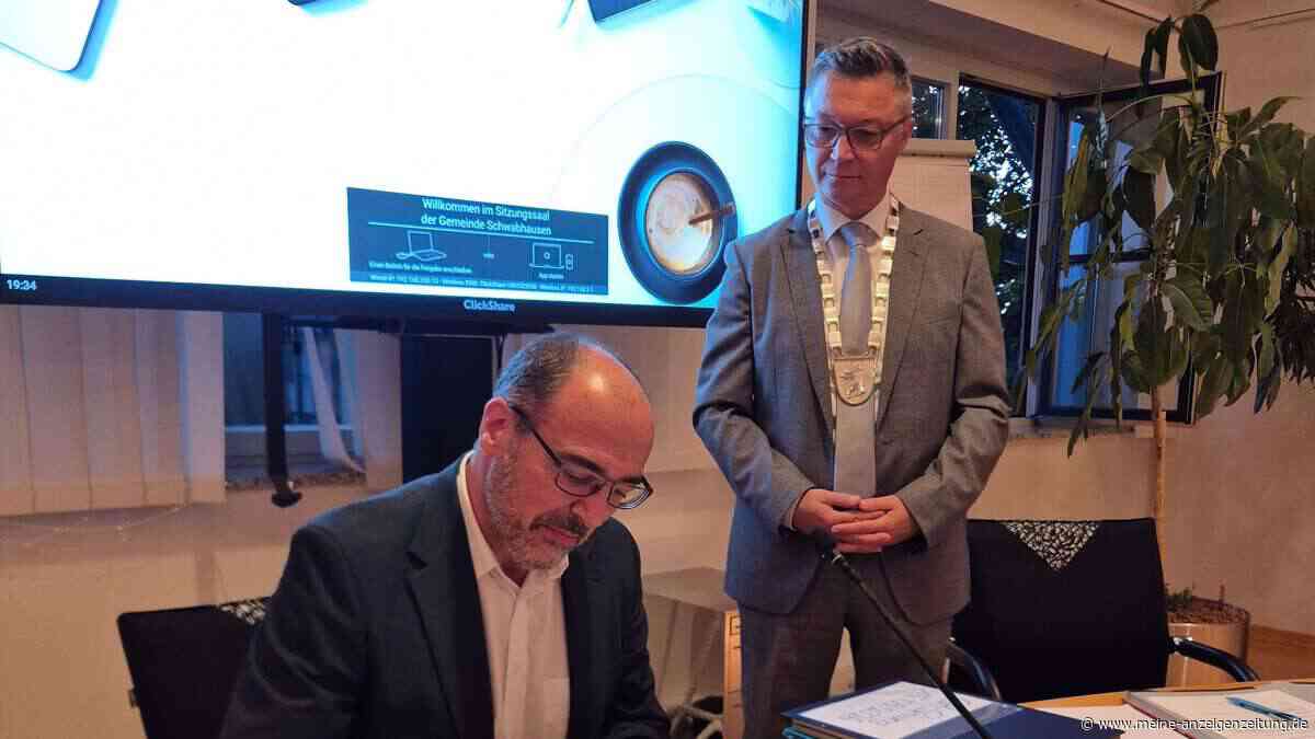 Scherf tritt ab: Alle Räte stehen auf, um ihm die Hand zu schütteln
