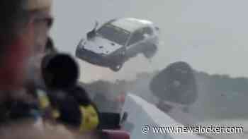 Horrorcrash in Engeland: Honda Civic vliegt tientallen meters door de lucht bij dragrace