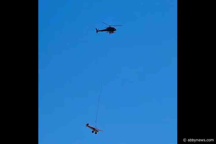 VIDEO: Flipped plane recovered by helicopter in Chilliwack