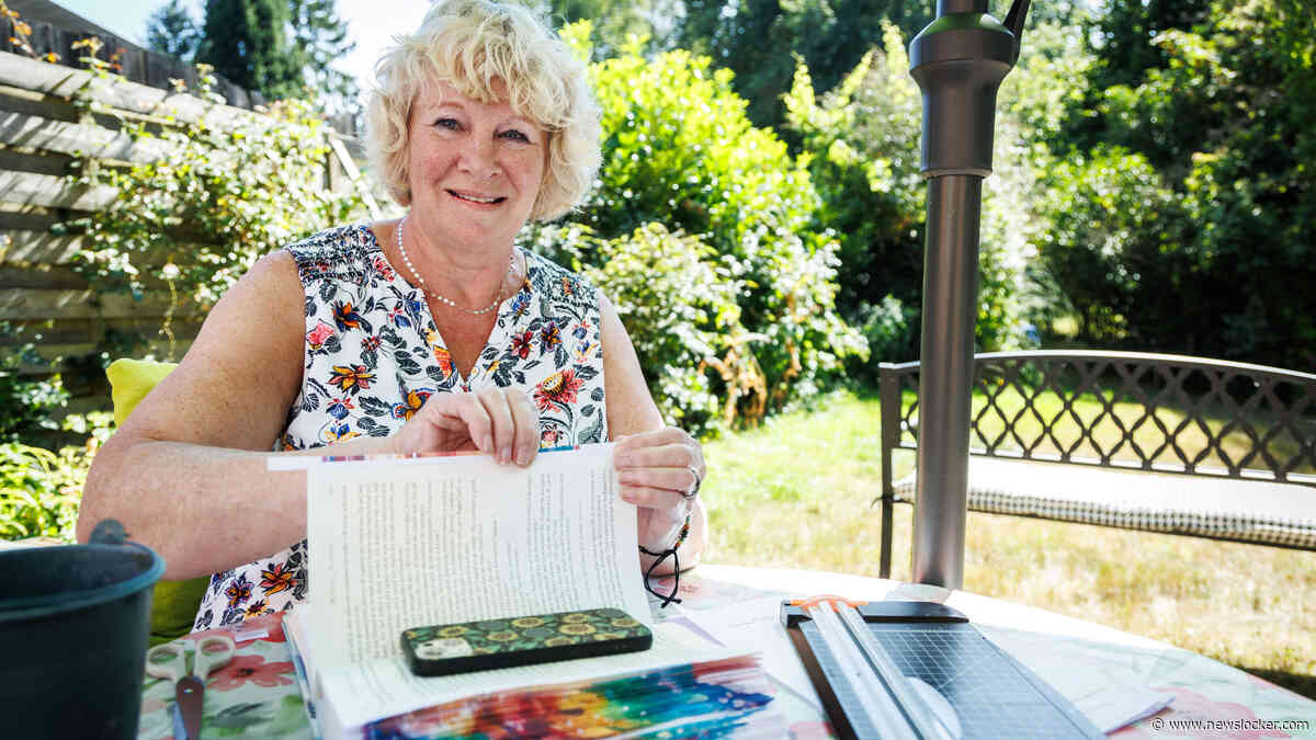 Nieuw leven voor oude boeken: Margriet maakt er kunst van en verdient er honderden euro’s mee