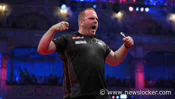 Nederlandse fans in AFAS Live ontploffen: Dirk van Duijvenbode naar tweede ronde World Series Finals na geweldige comeback