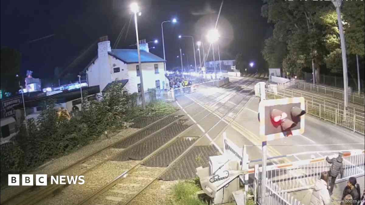 Rail safety warning issued ahead of Hull Fair