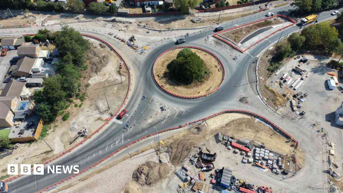Work on Hull roundabouts to continue until spring
