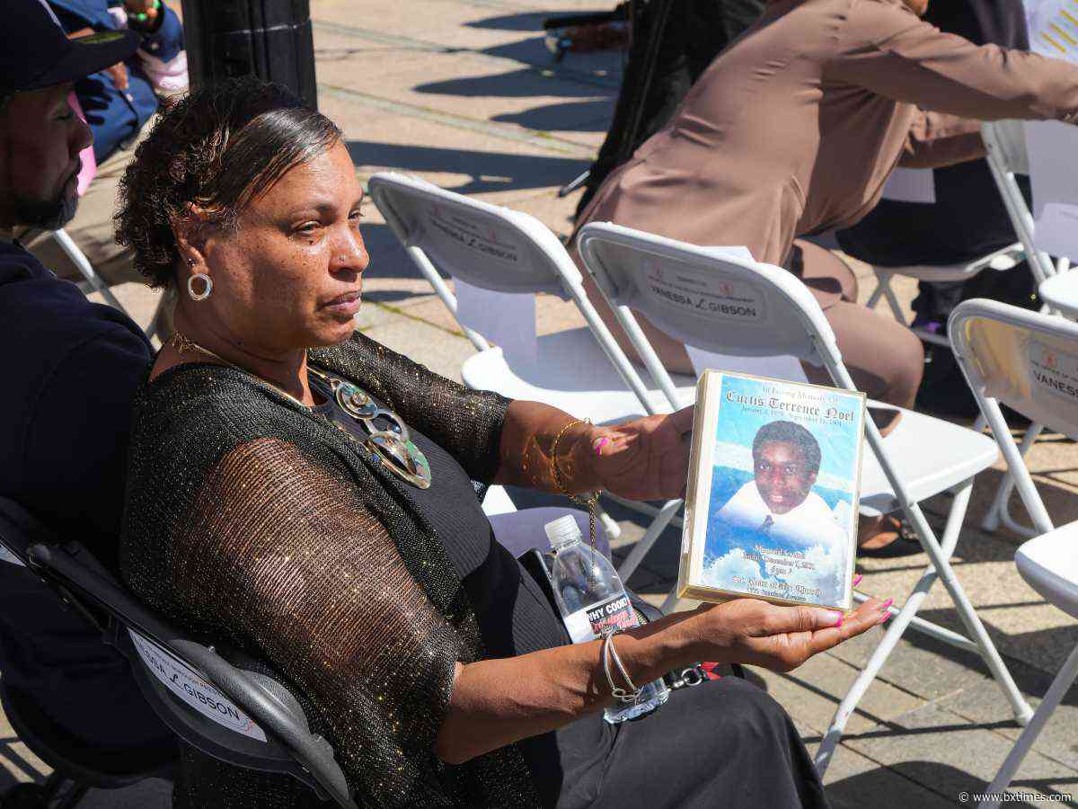 Bronx leaders, families honor 9/11 victims at Lou Gehrig Plaza on 25th anniversary