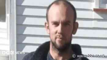 NZ apologises to children forced to live in bush for years with fugitive dad