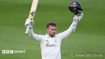 Crane moves Glamorgan towards safety against Surrey