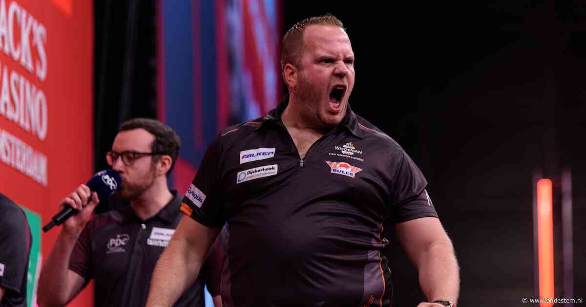 LIVE World Series of Darts Finals | Dirk van Duijvenbode jubelt na comeback in Amsterdam: ‘Er is gewoon geen beter gevoel’
