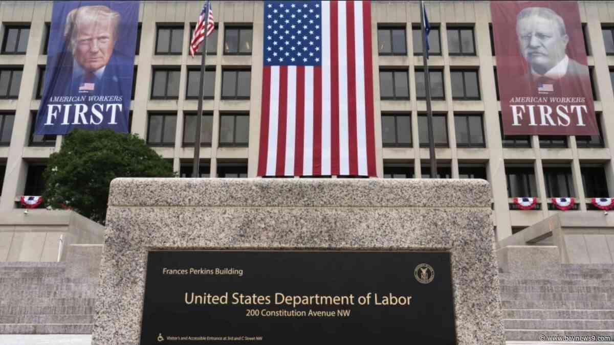 Claims for unemployment benefits drop to 196,000, lowest since mid-July as layoffs remain low
