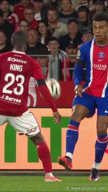Things aren’t always what they seem…😳 #football #ligue1 #sports #psg #footballshorts #soccer #skills