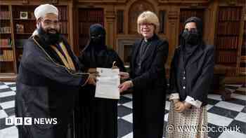 Archbishop of Canterbury withdraws award from Muslim cleric who praised Osama bin Laden