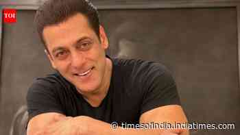 Salman Khan folds his hands as the crowd surrounds him after Ganpati darshan
