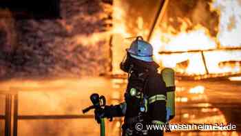 Stallung steht lichterloh in Flammen – zwei Bewohner bei Brand in Lampoding verletzt