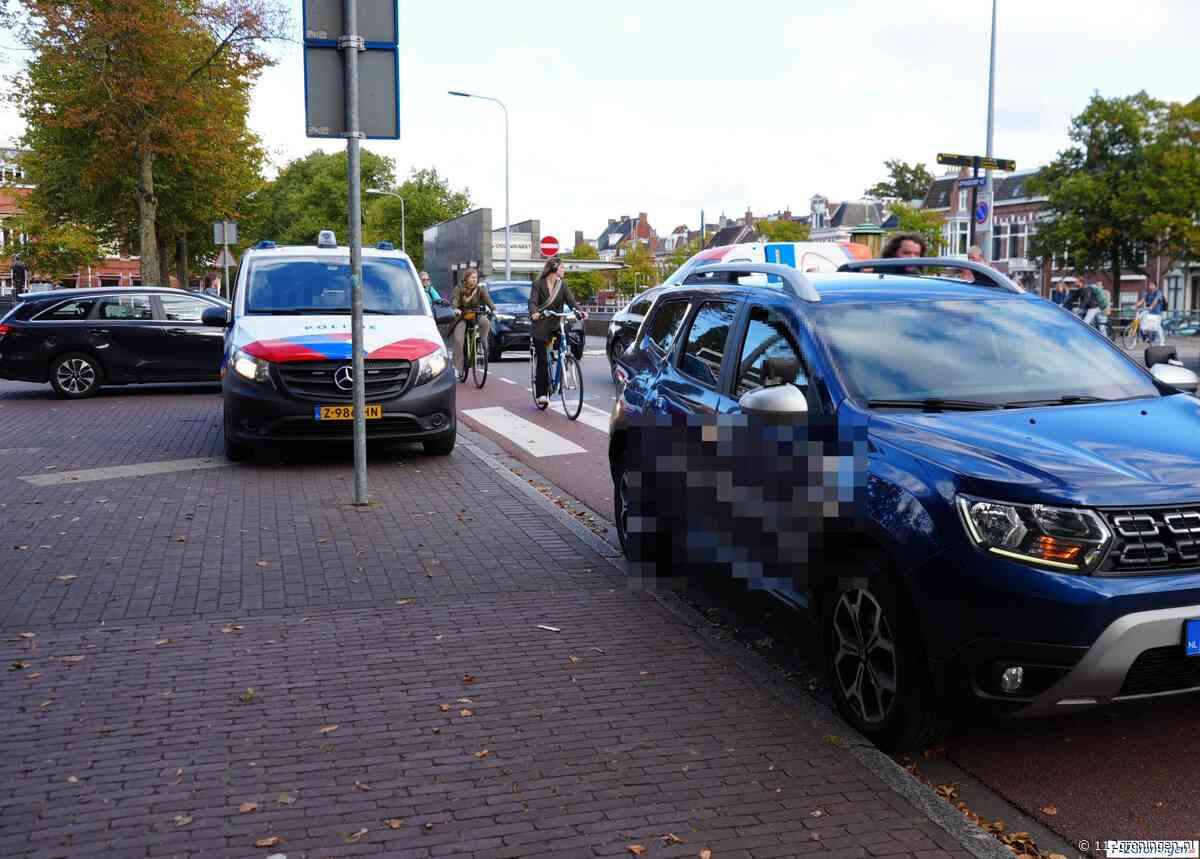 Lesauto en fietser komen in botsing