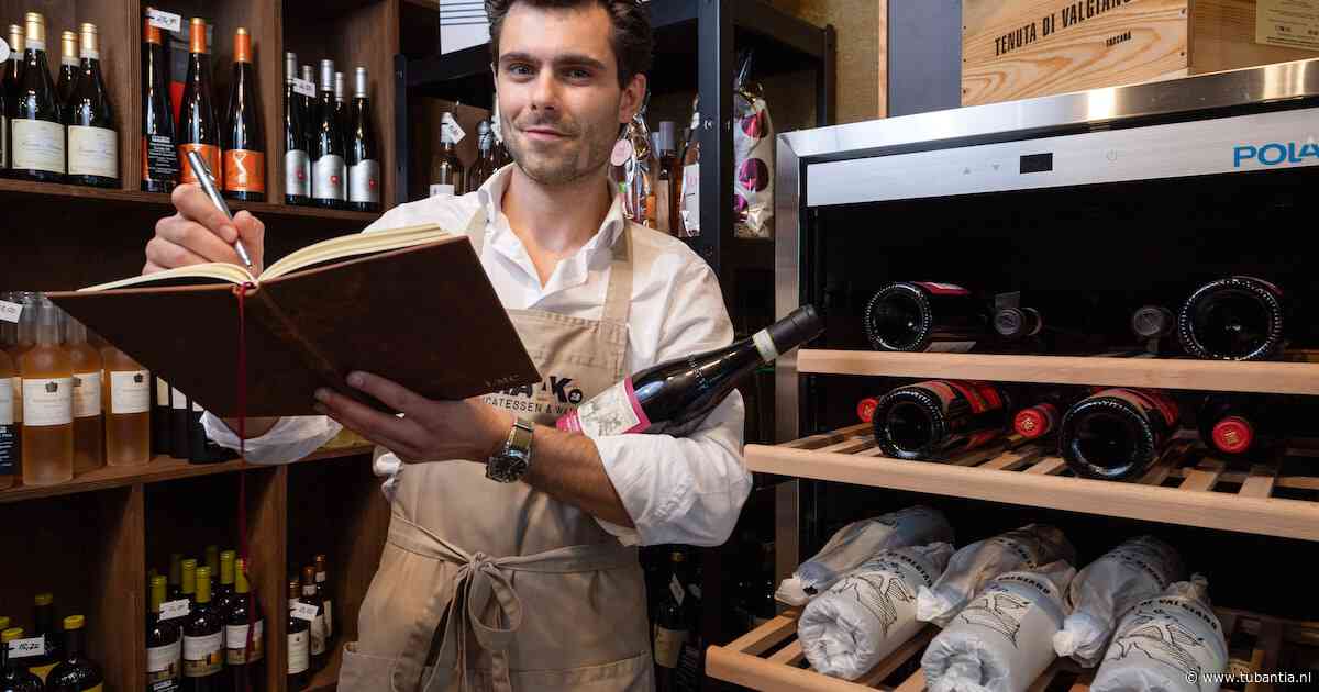 Luca Cauli maakt van zijn winkel in Hengelo een klein stukje Italië, en dat begint met zes flessen wijn
