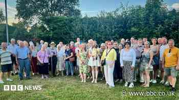 Hundreds against 800-home green belt development