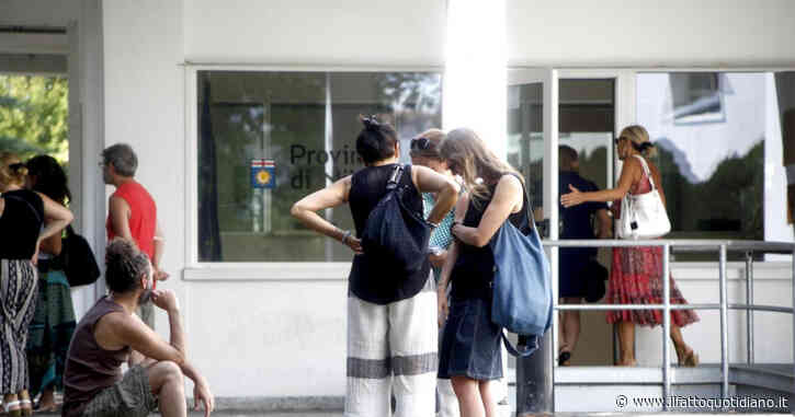 L’ultima aberrante mancetta sanitaria: assicurazioni private per gli addetti della scuola