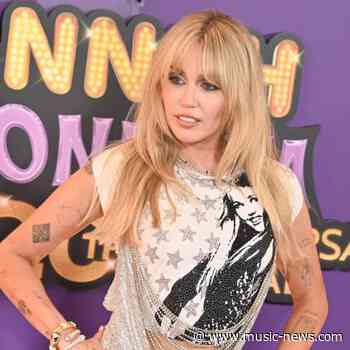 Miley Cyrus shares final conversation with Dolly Parton