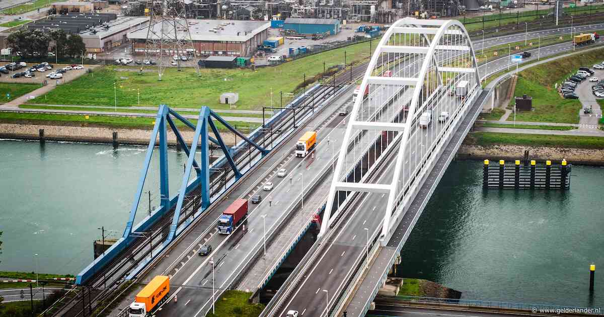 Woede om Suurhoffbrug: ‘Grootste haven van Europa wordt geraakt door één slecht onderhouden brug’