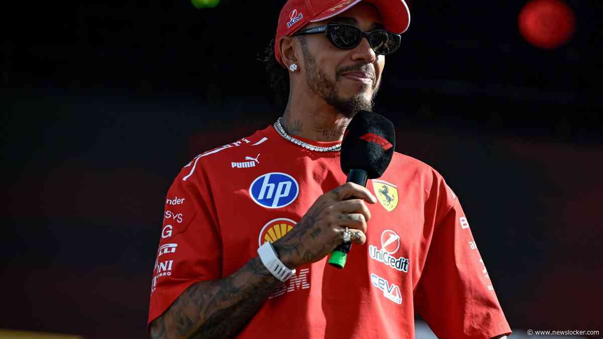 Lewis Hamilton komt met statement na ’verhalen’ over Ferrari: ’Ik heb nooit gevraagd om iemand te vervangen’