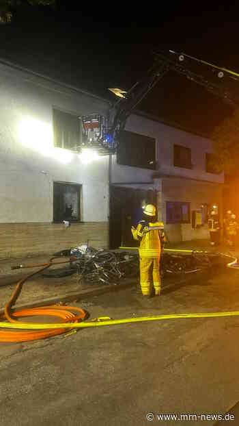 Speyer – Sperrmüllbrand bedroht Wohnung – eine Person leicht verletzt