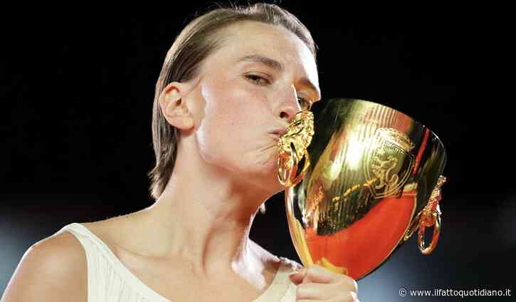Mathilde Arcel vince la Coppa Volpi a Venezia, ma prima deve passare dal centro per l’impiego per il sussidio di disoccupazione: la storia che ha spiazzato tutti