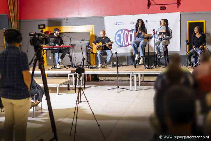 Pearl Jozefzoon zingt over genade in de PI Rotterdam