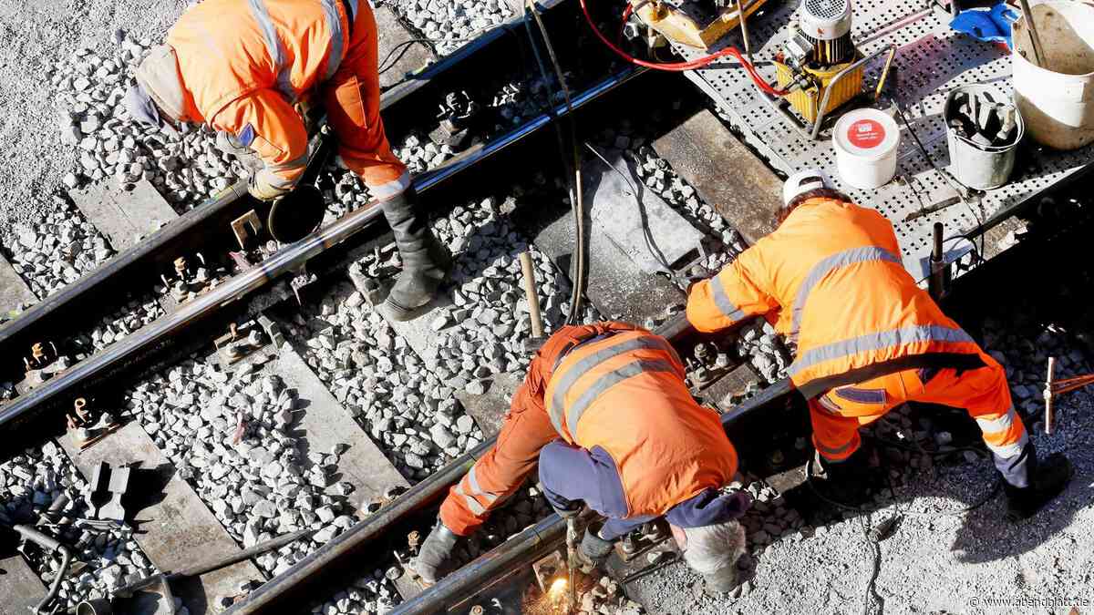 Diesellok prallt in Baustelle gegen Anhänger – Wachposten verhindert Schlimmeres