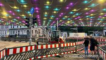LEDs in Blau, Gelb und Pink bringen Partystimmung zurück unter die Sternbrücke