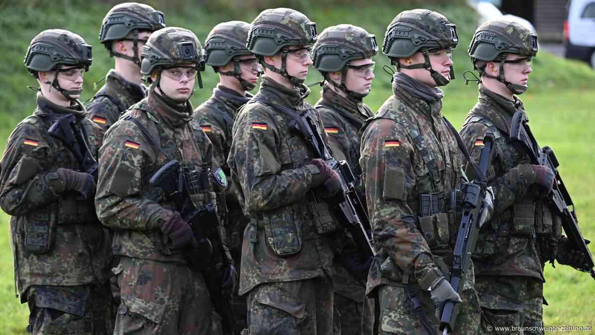 Wehrdienst: Bundeswehr startet Zwangs-Musterung für junge Männer